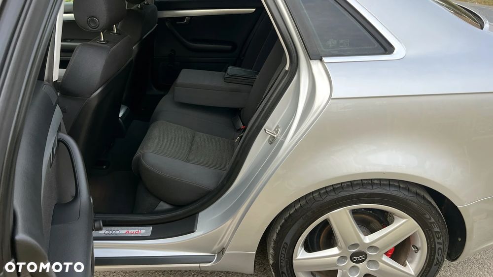 Audi A4 Limousine - 23