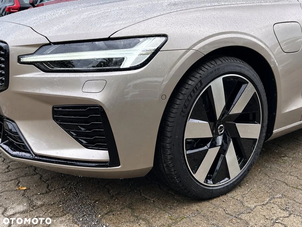 Volvo V60 T6 AWD Ultra Dark - 10