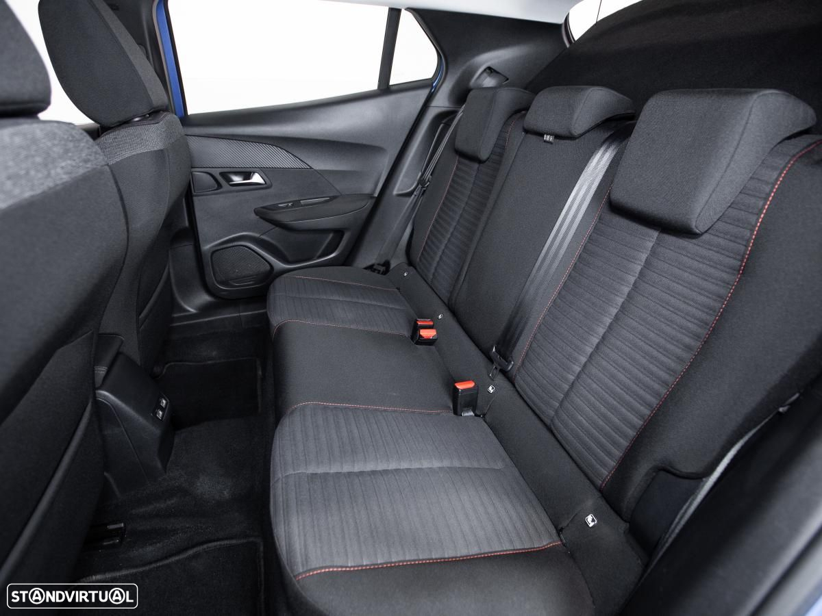 Peugeot e-2008 50 kWh Active Pack - 11