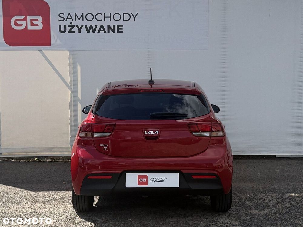 Kia Rio - 8