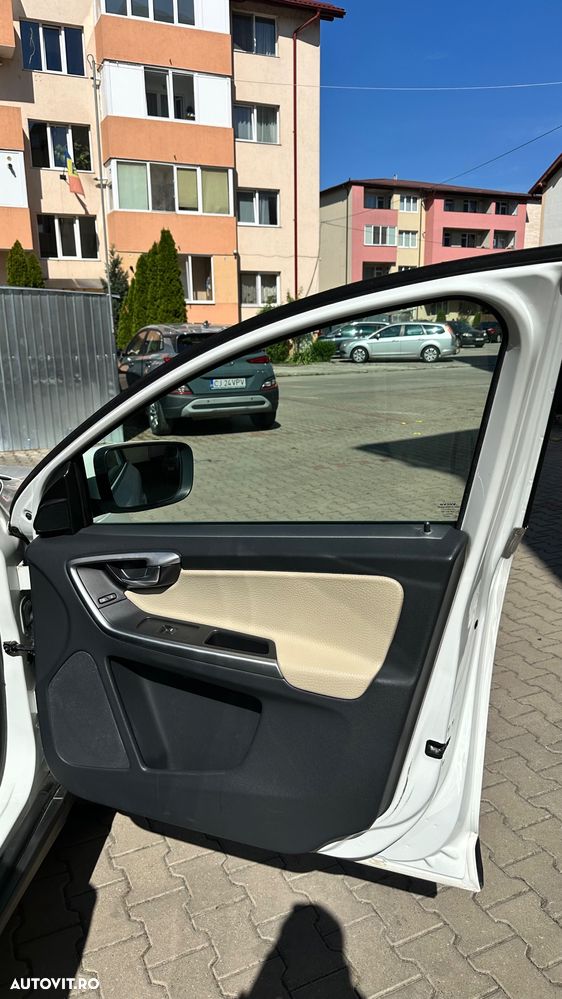 Volvo XC 60 2.4D AWD Summum - 19