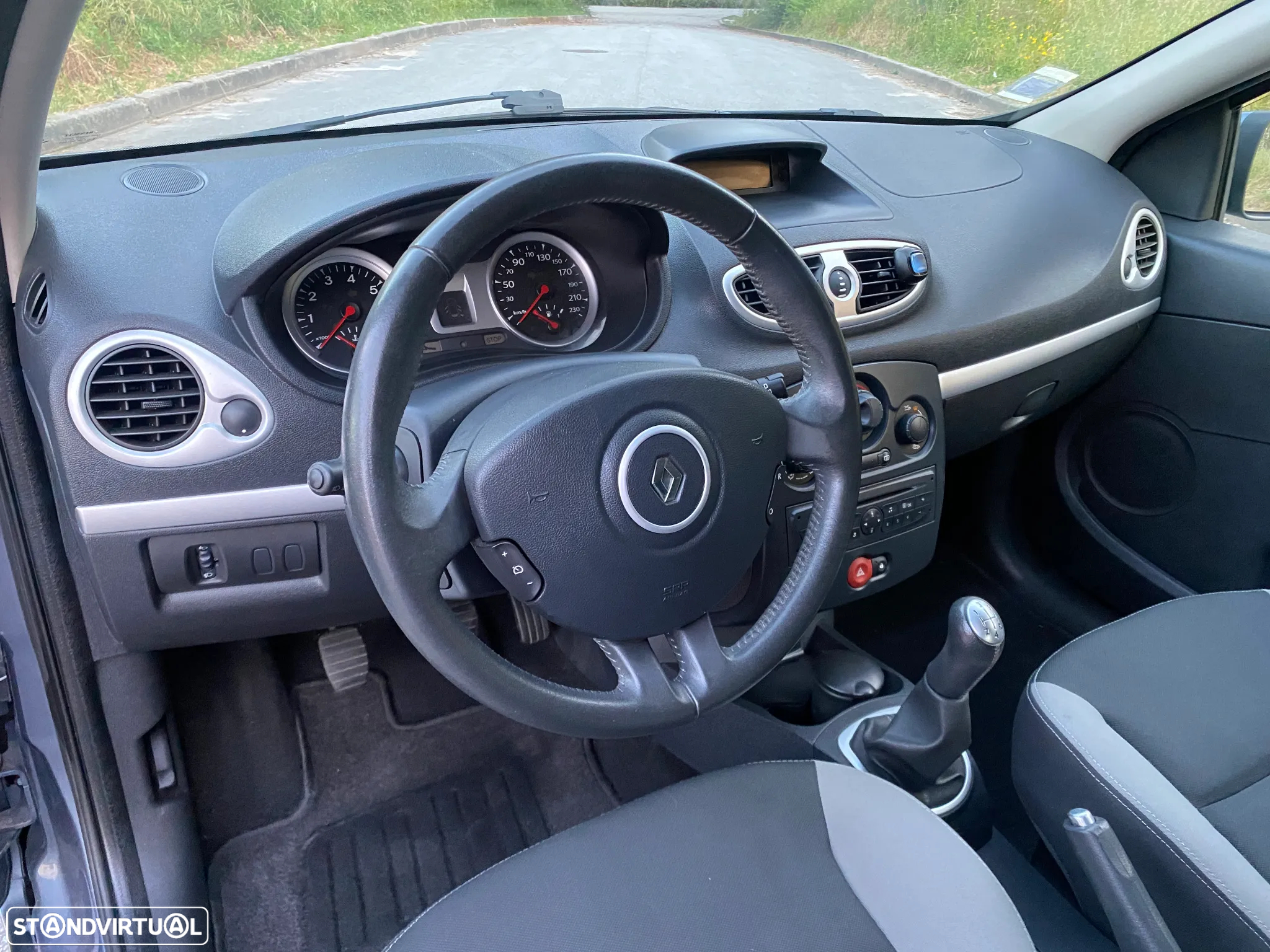 Renault Clio 1.2 16V GT - 21