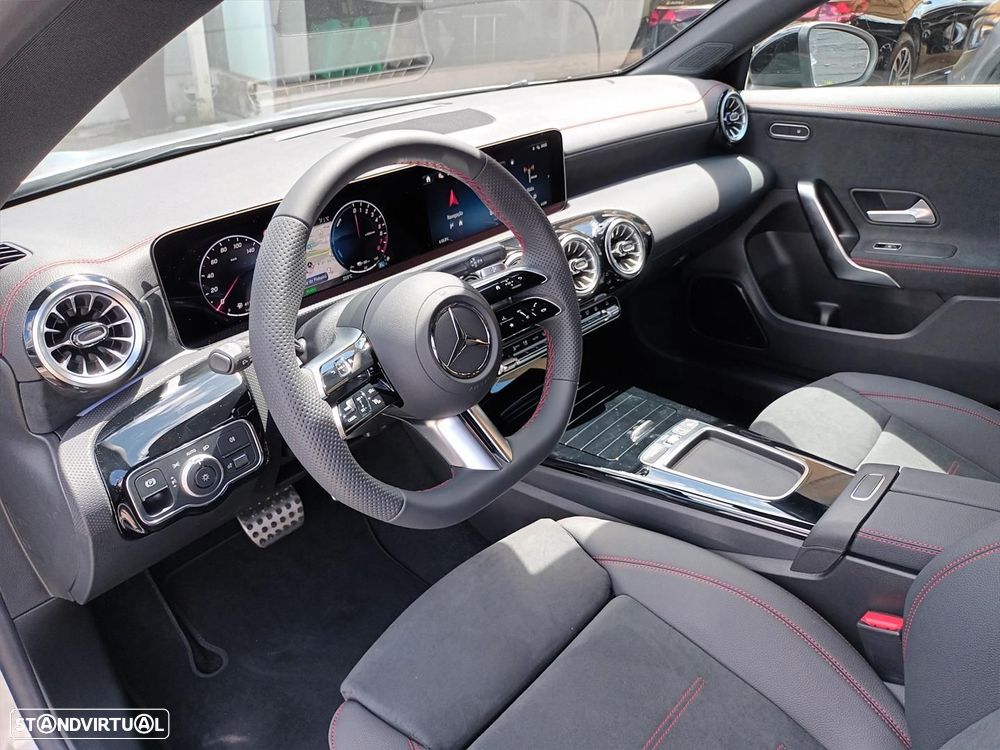 Mercedes-Benz CLA 250 e Shooting Brake AMG Line - 11