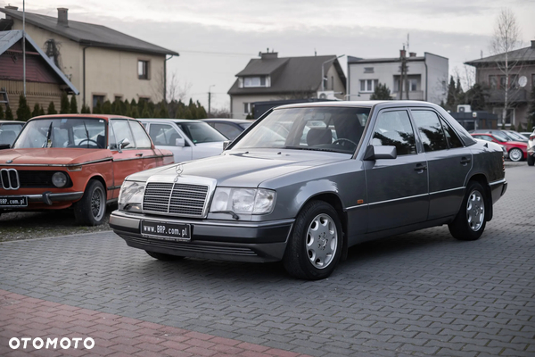 Mercedes-Benz W124 (1984-1993)