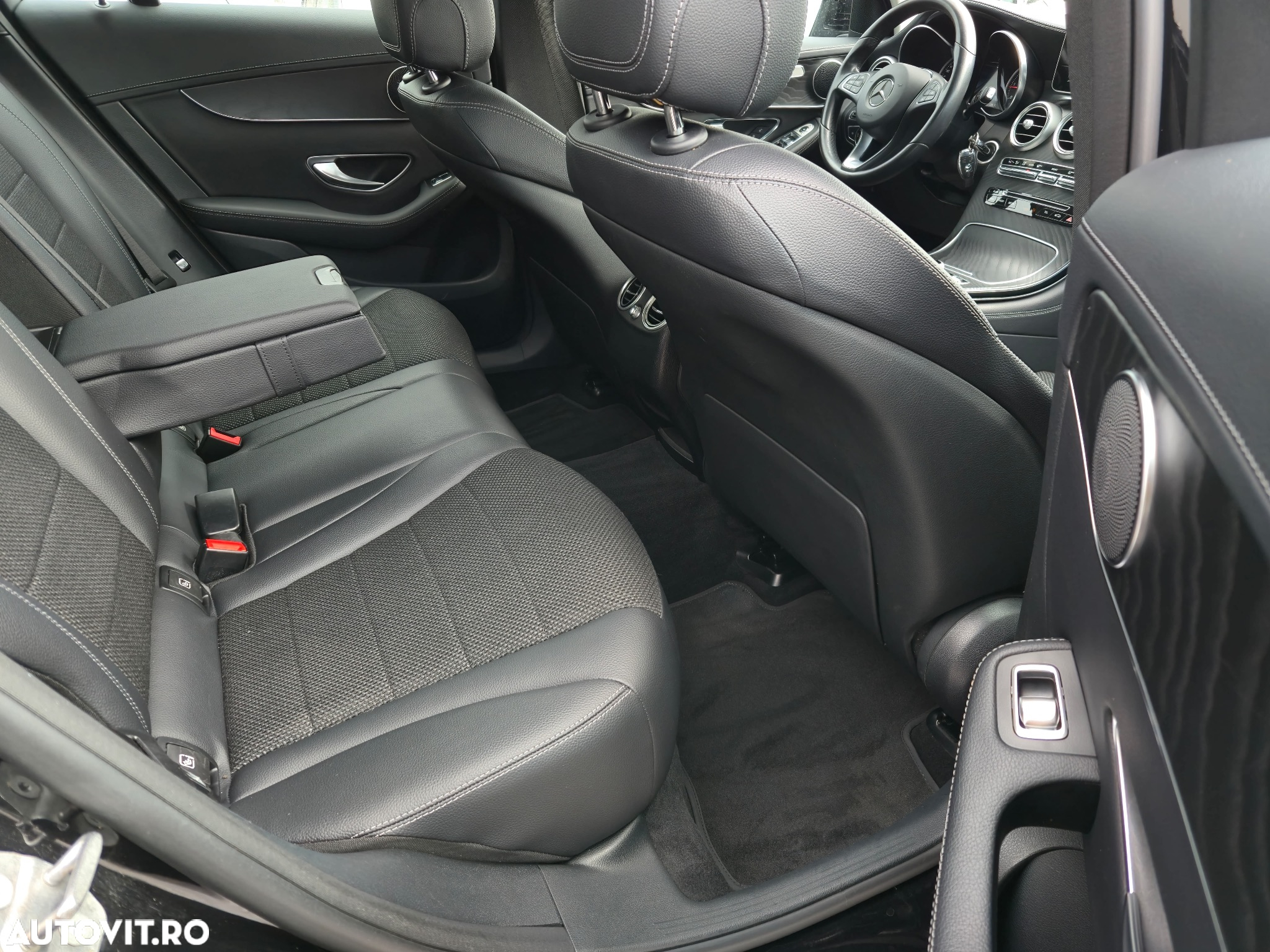 Mercedes-Benz GLC 220 d 4Matic 9G-TRONIC Exclusive - 38