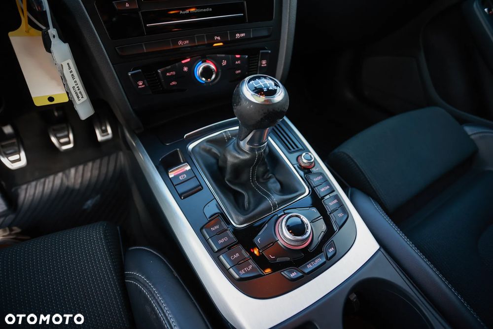 Audi A4 Avant 2.0 TDI DPF clean diesel S line Sportpaket - 28