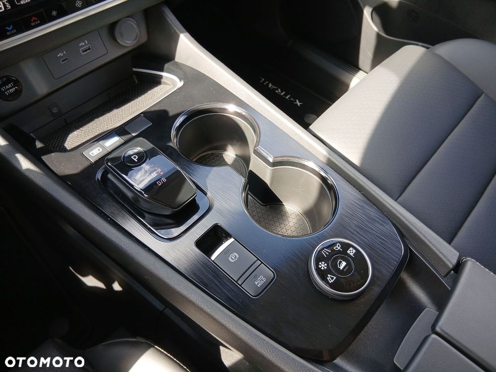 Nissan X-Trail 1.5 VC-T e-POWER N-Connecta e-4ORCE 7os - 15