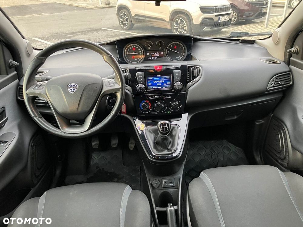Lancia Ypsilon 1.2 8V Silver - 8