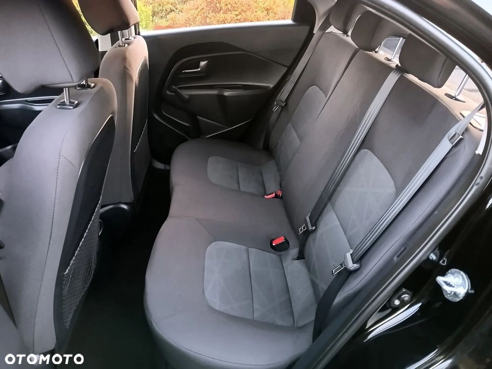 Kia Rio 1.2 Edition 7 - 17