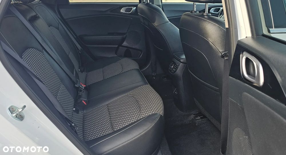 Kia Ceed 1.5 T-GDI OPF Platinum Edition - 16