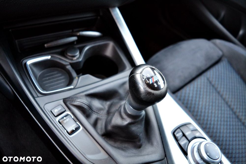 BMW Seria 1 116i - 30