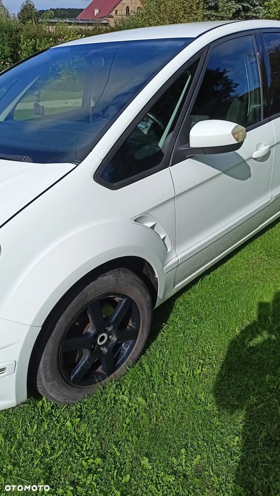 Ford S-Max - 16