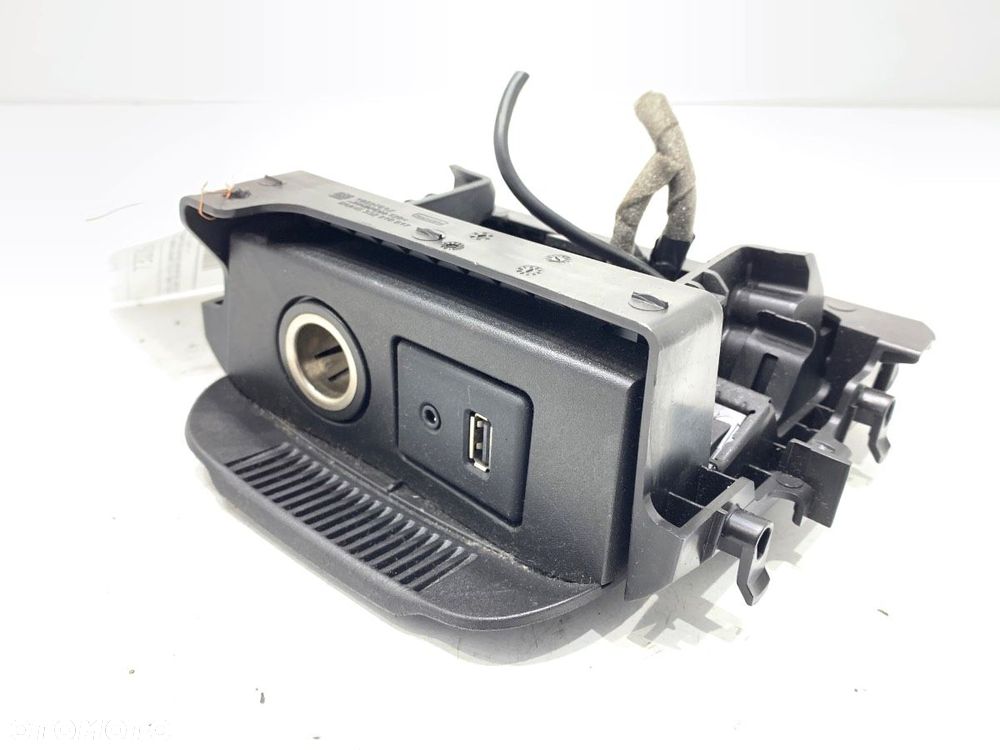 GNIAZDO USB  OPEL ZAFIRA TOURER C (P12) 2011 - 2022 2.0 CDTi (75) 96 kW [130 KM] olej napędowy 2011 - 1