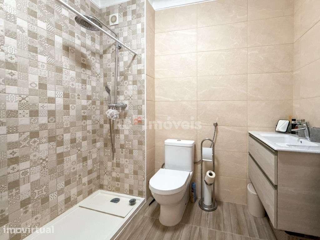 Apartamento T3 c/ Garagem, Arrecadação, Terraço, Remodelado e Mobil... - Grande imagem: 3/48