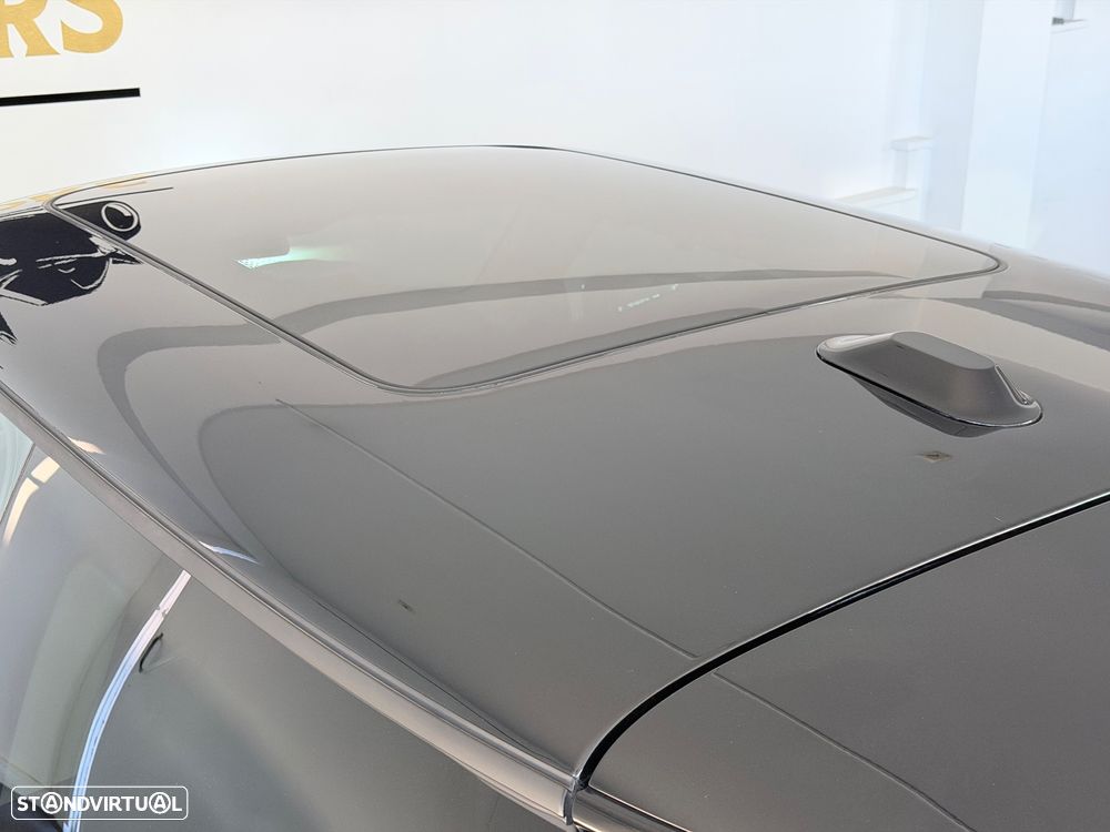 MINI 3 Portas Cooper E Favoured L - 9