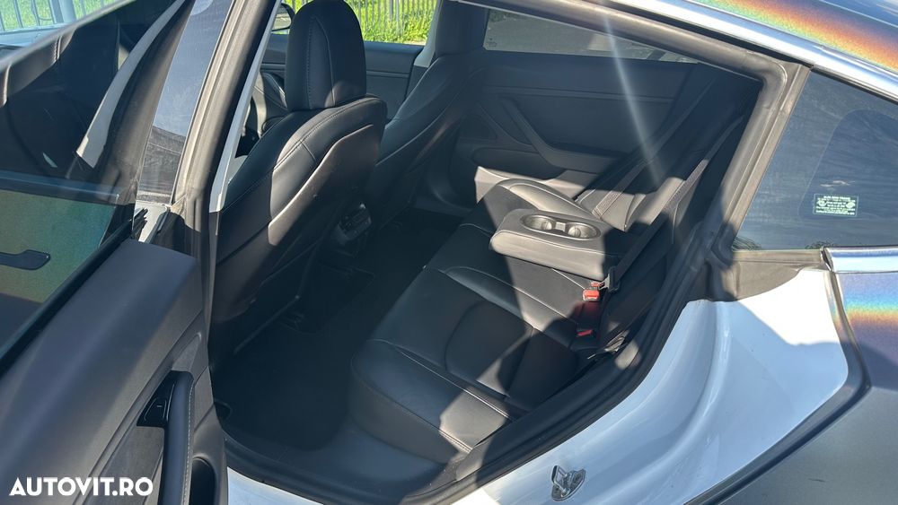 Tesla Model 3 - 16