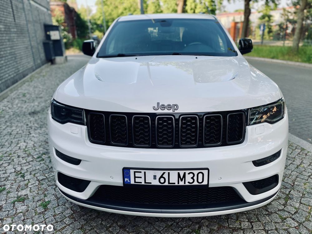 Jeep Grand Cherokee - 25