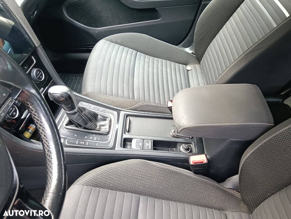Volkswagen Golf - 5