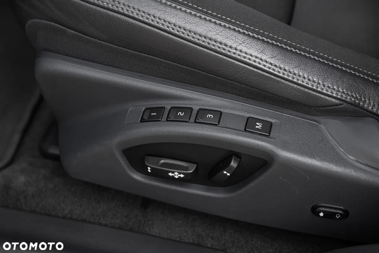 Volvo XC 60 D4 Geartronic Summum - 17