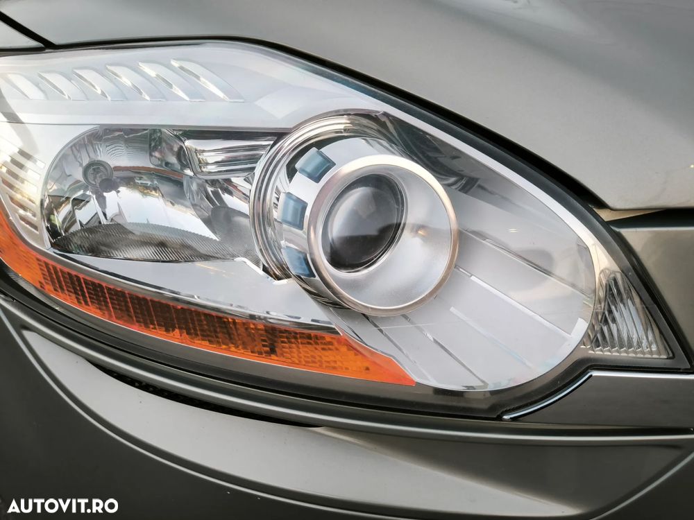 Ford Kuga 2.0 TDCi 4x4 Titanium - 27