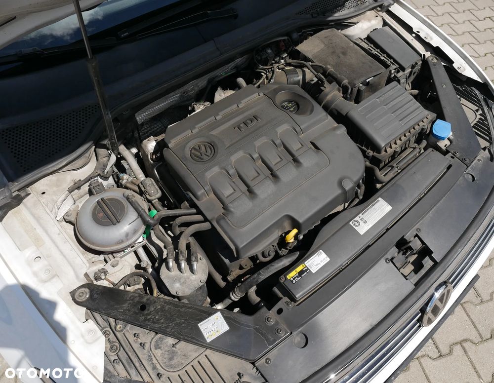 Volkswagen Passat Variant 2.0 TDI SCR DSG Highline - 28