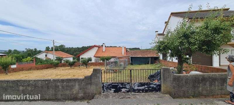 536 m2 Terreno murado e com água da rede rede - Grande imagem: 2/8