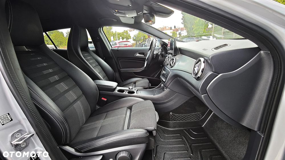 Mercedes-Benz GLA 220 d 4-Matic AMG Line - 18