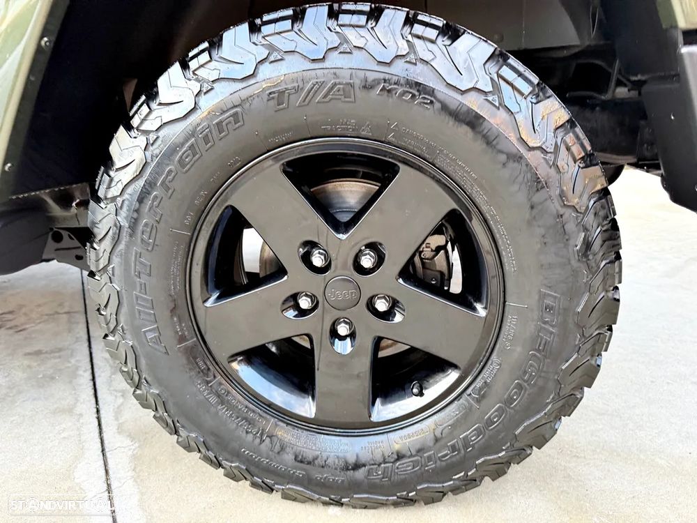 Jeep Wrangler 2.8 CRD ATX Sport - 43