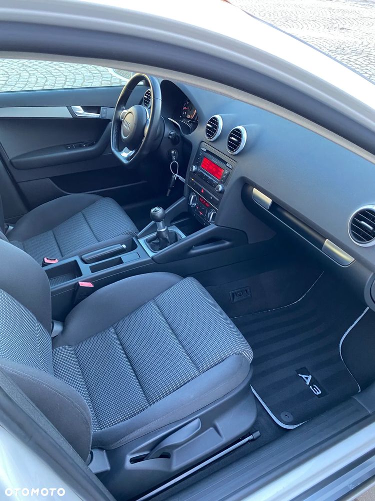 Audi A3 Sportback 1.4 TFSI Ambiente - 32