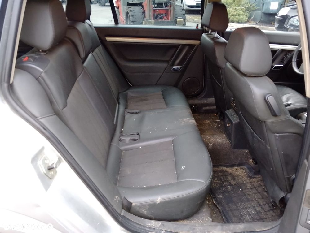 Opel Vectra C FL (05-08r.) 1.9 CDTI 149KM. Silnik Z19DTH Skrzynia F40WR lakier Z157 /157. Cały na części. GWARANCJA !!! Przód Tył Zestaw Komplet Drzwi Klapa Zderzak Błotnik Maska Grill Atrapa Szyba Pas Lampa Lusterko Boczki Fotel Kanapa Kokpit Deska Rozdzielcza Przełącznik Włącznik Sterownik Przewody Wiązka Instalacja Moduł Komputer Czujnik Listwa Pompa Alternator Wtryski Głowica Rozrusznik Kompresor Sprzęgło Dwumas Silnik Skrzynia ABS Klimatyzacji Paliwa Wspomagania Kolektor Turbina Przepustnica Zawór Chłodnica Koło Hak Belka Sanki Zawieszenie Mcpherson Półoś Amortyzator Wydech Tłumik Zacisk Most - 9