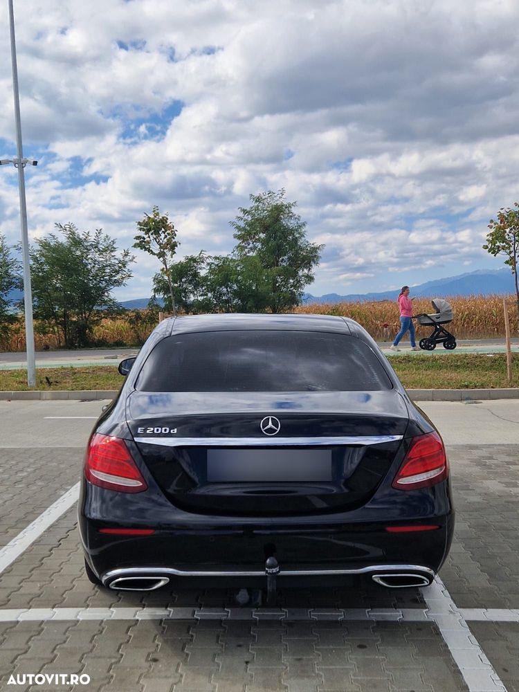 Mercedes-Benz E 200 d Aut. - 11