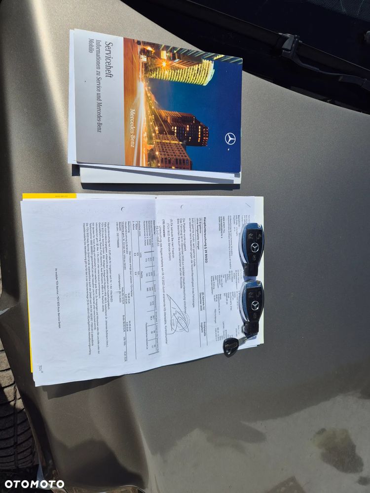 Mercedes-Benz Klasa E 250 CGI BlueEFFICIENCY Automatik Avantgarde - 26