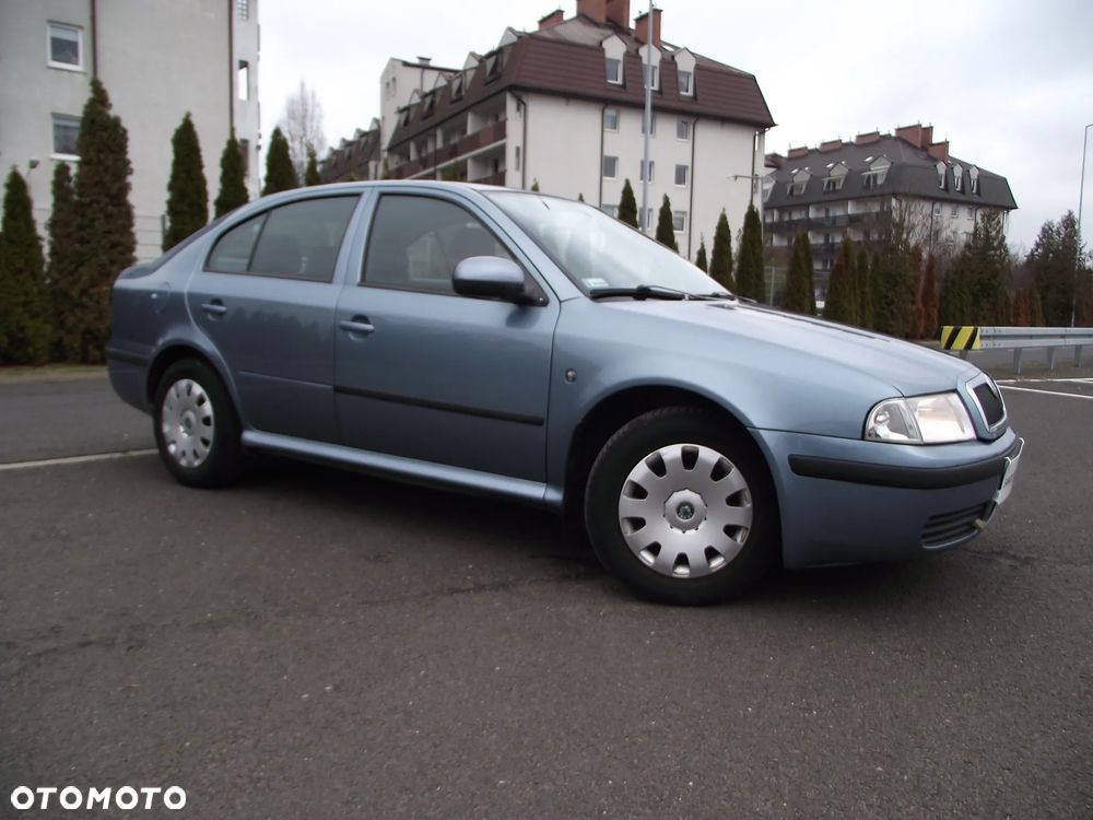 Skoda Octavia 1.6 Tour - 5
