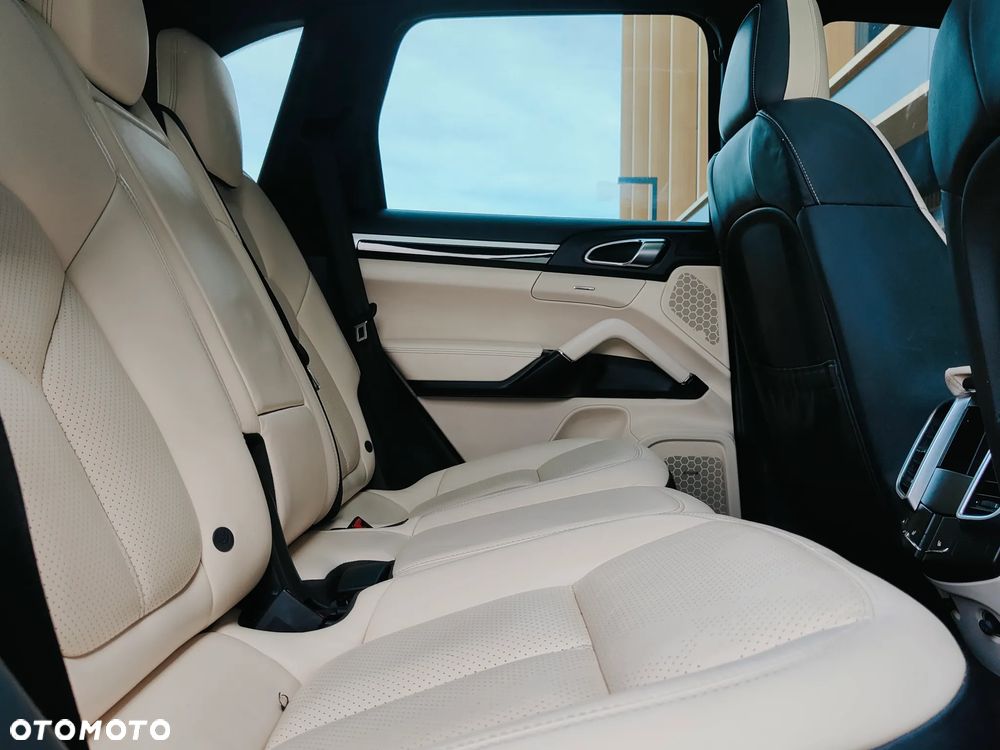 Porsche Cayenne S Diesel - 28
