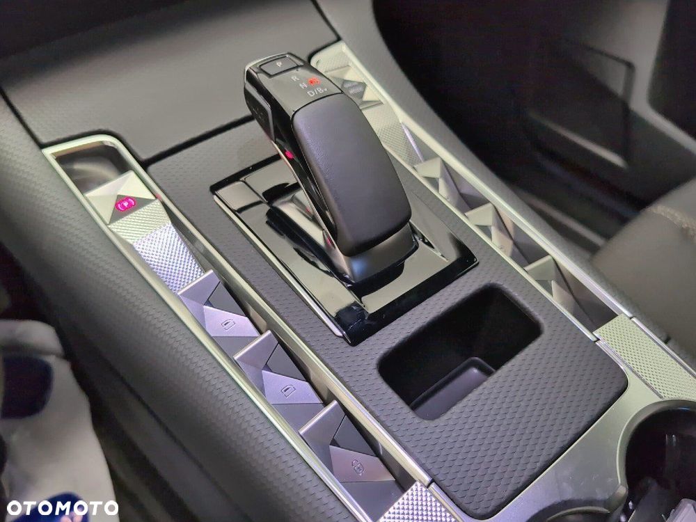 DS Automobiles DS 7 Crossback - 12