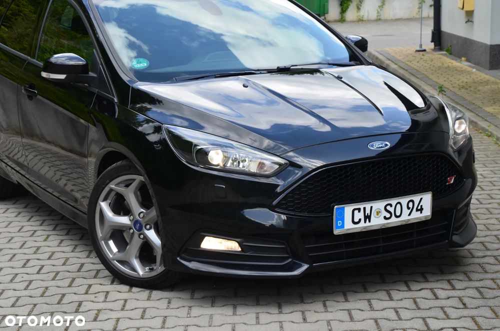 Ford Focus 2.0 TDCi ST mit Leder-Exclusiv-Paket - 29