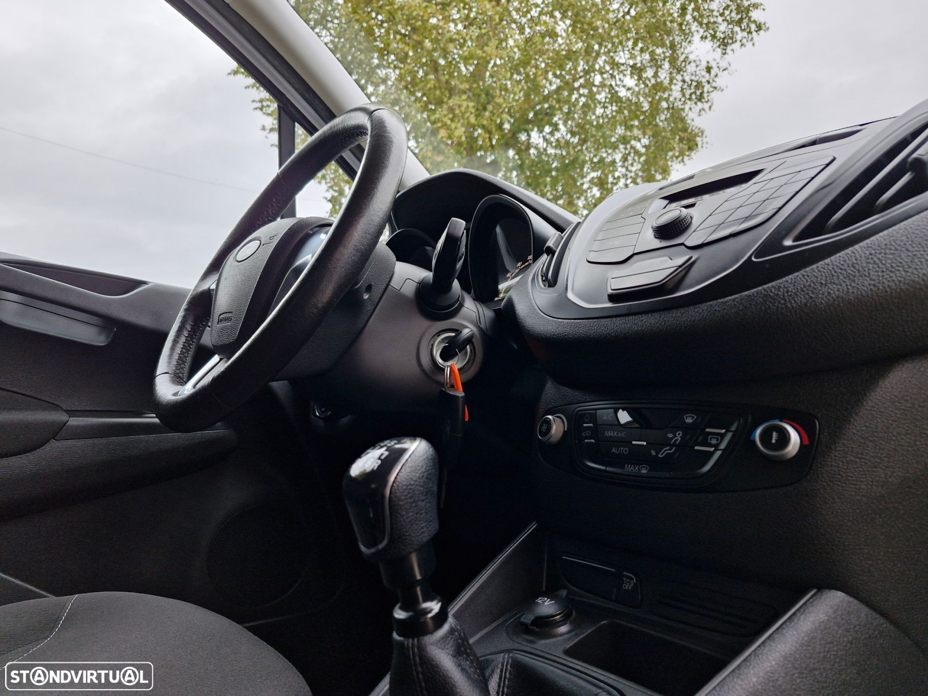 Ford Transit Courier 1.5 TDCi Ambiente - 17