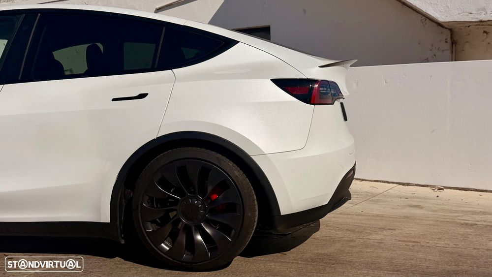 Tesla Model Y Performance Dual Motor AWD - 2