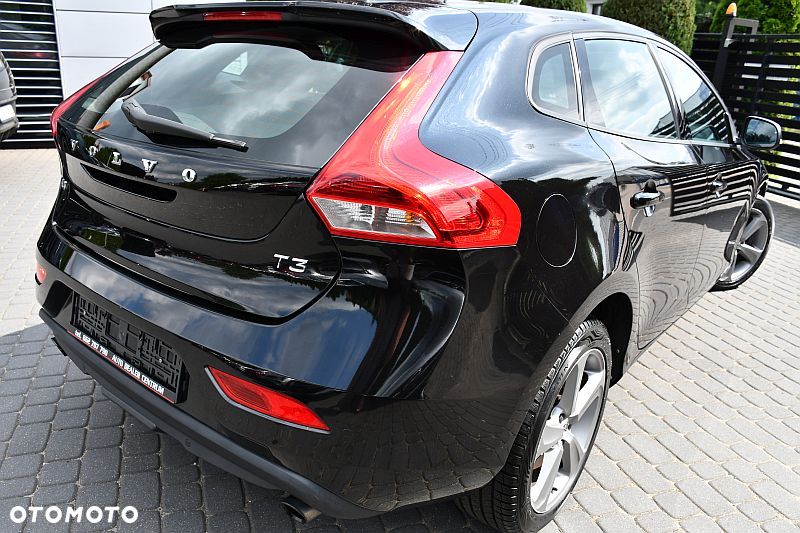 Volvo V40 T3 Momentum - 32