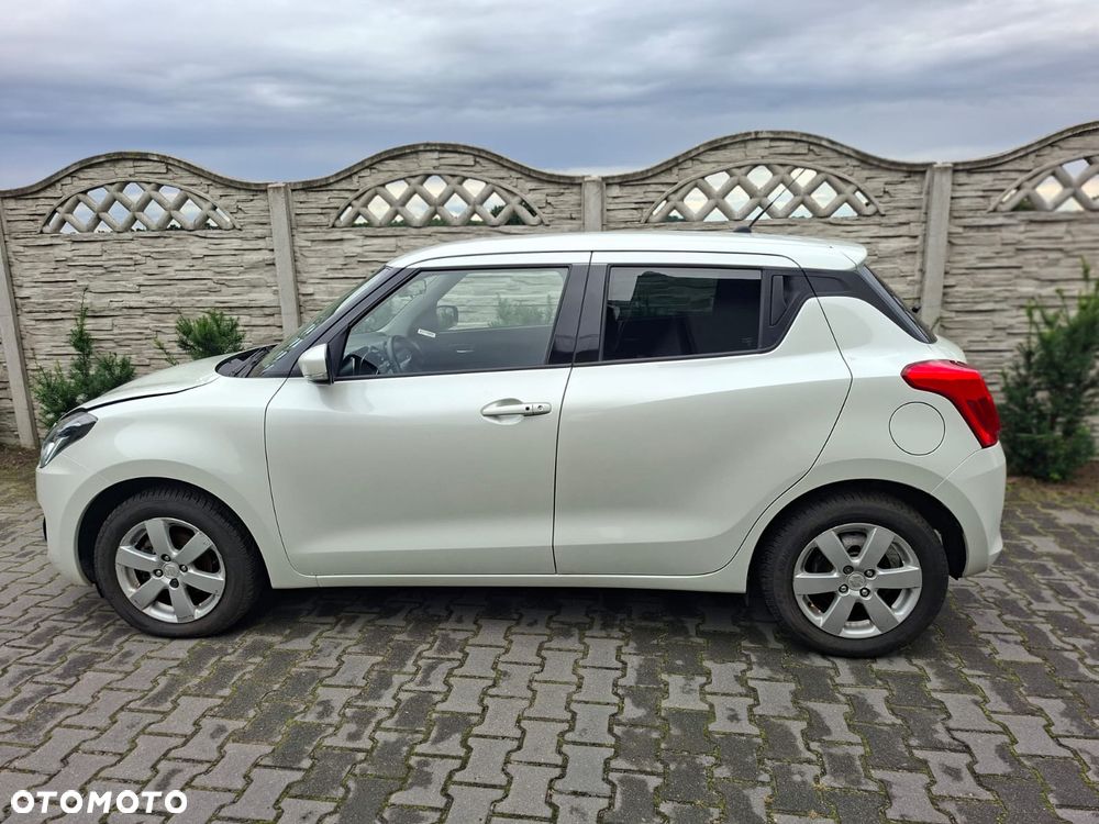 Suzuki Swift 1.2 Dualjet Hybrid Allgrip Comfort - 1