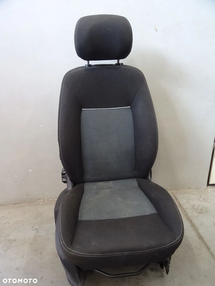 FOTEL PASAŻERA GRZANY PÓŁKA PRAWY PRZÓD FORD GALAXY II MK2 LIFT NR416