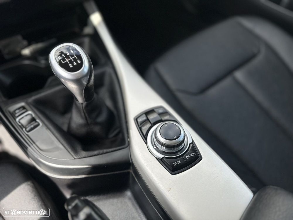 BMW 118 d Line Urban - 14