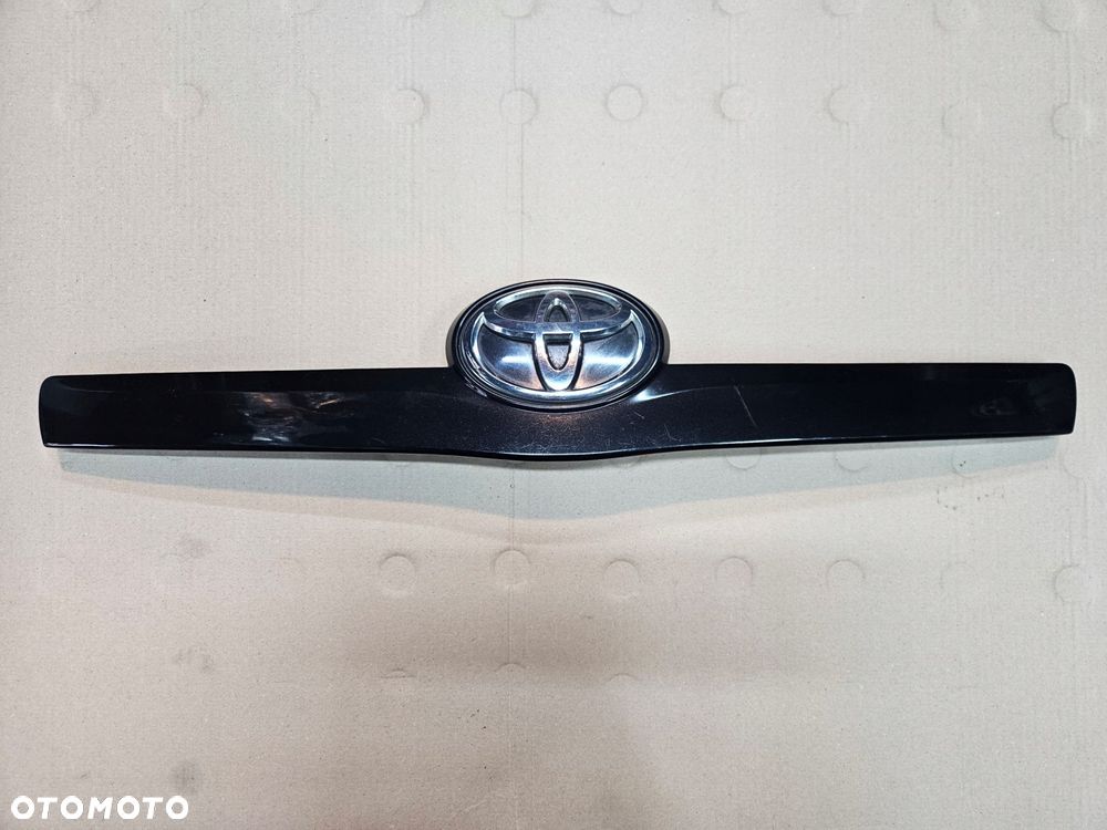 toyota verso 09-12 blenda klapy tylnej 209 - 1