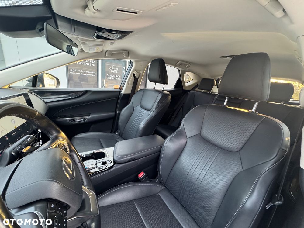 Lexus NX 350h Prestige AWD - 18