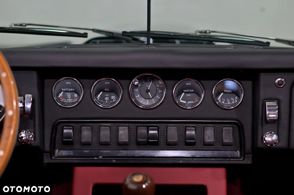 Jaguar E-Type - 17
