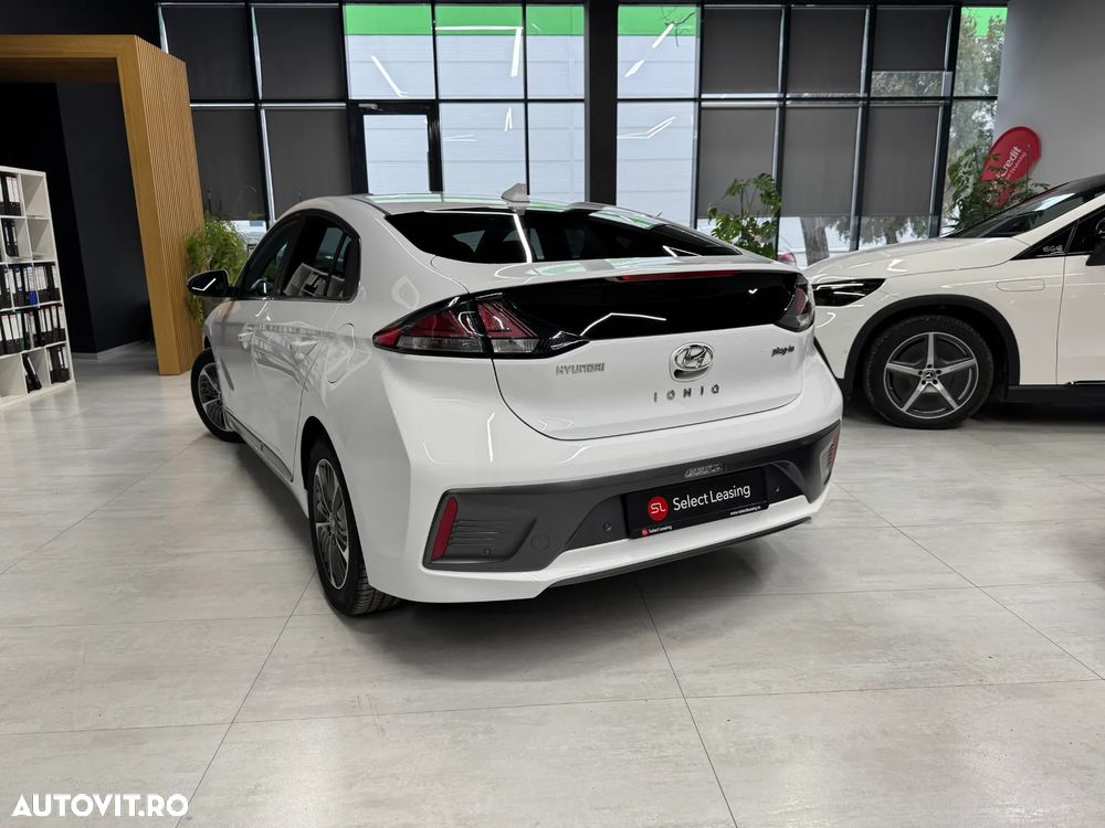 Hyundai IONIQ - 4