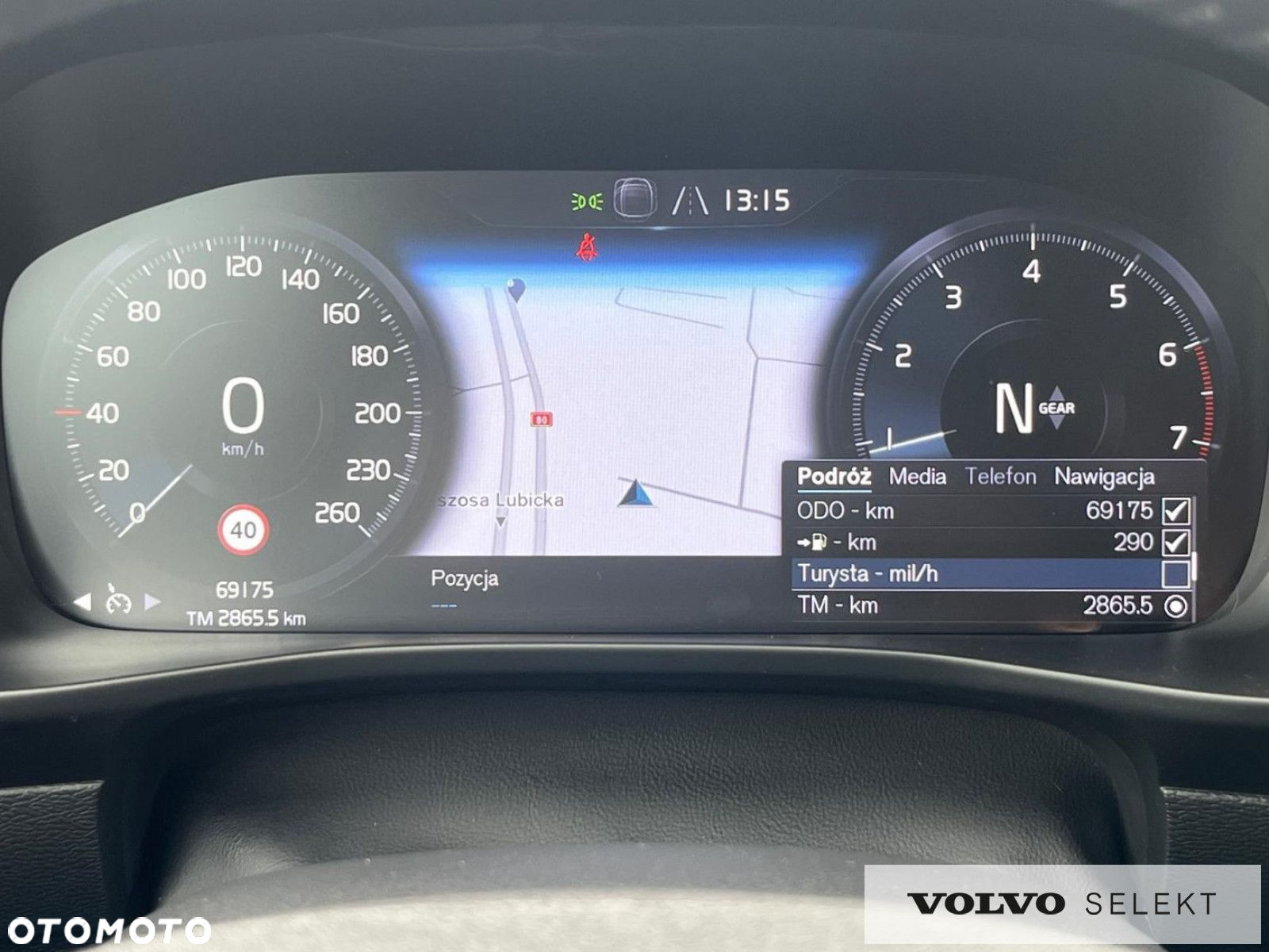 Volvo XC 40 - 25