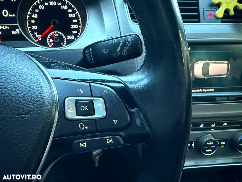 Volkswagen Golf 1.6 TDI 4Motion - 17