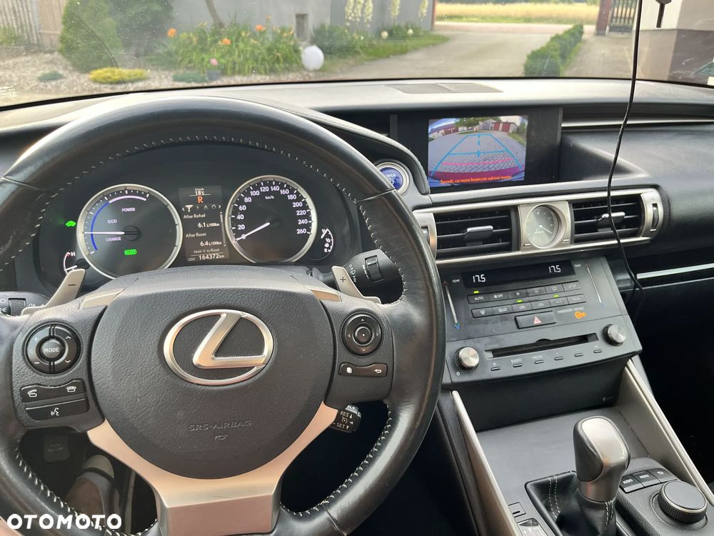 Lexus IS 300h Elite - 4