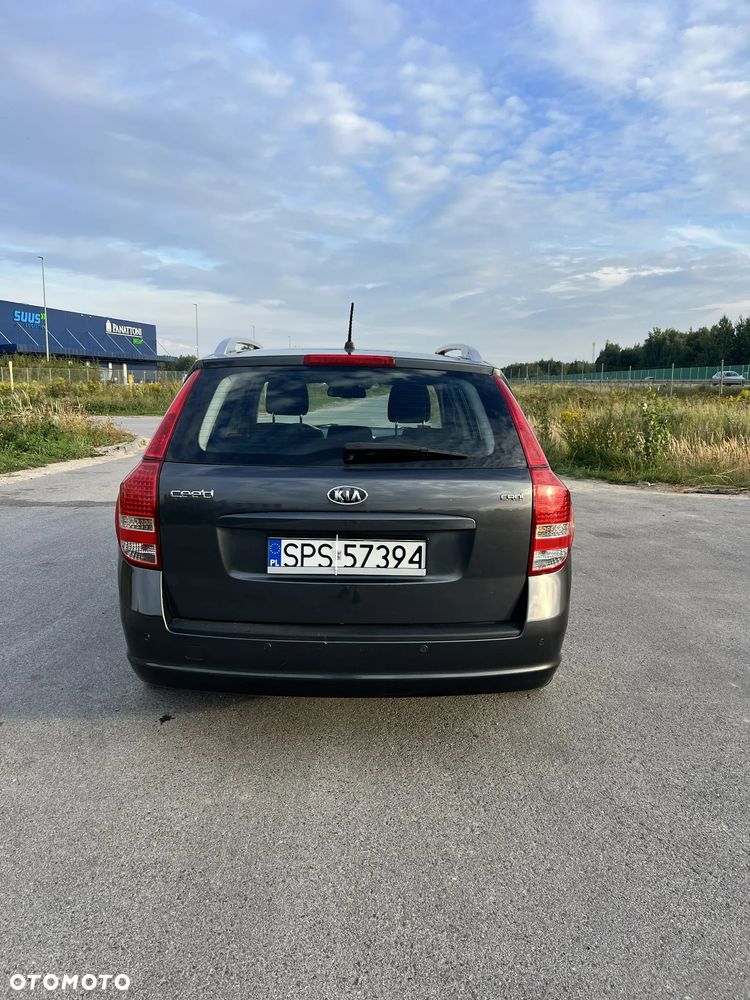 Kia Ceed 2011 photo 3